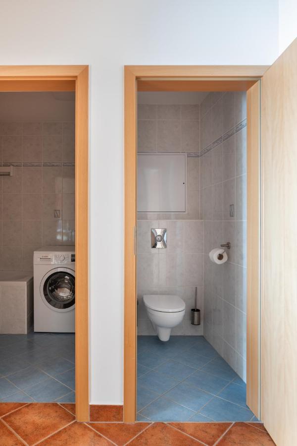 Sunny Apartment In Modrany By Prague Days Exterior photo