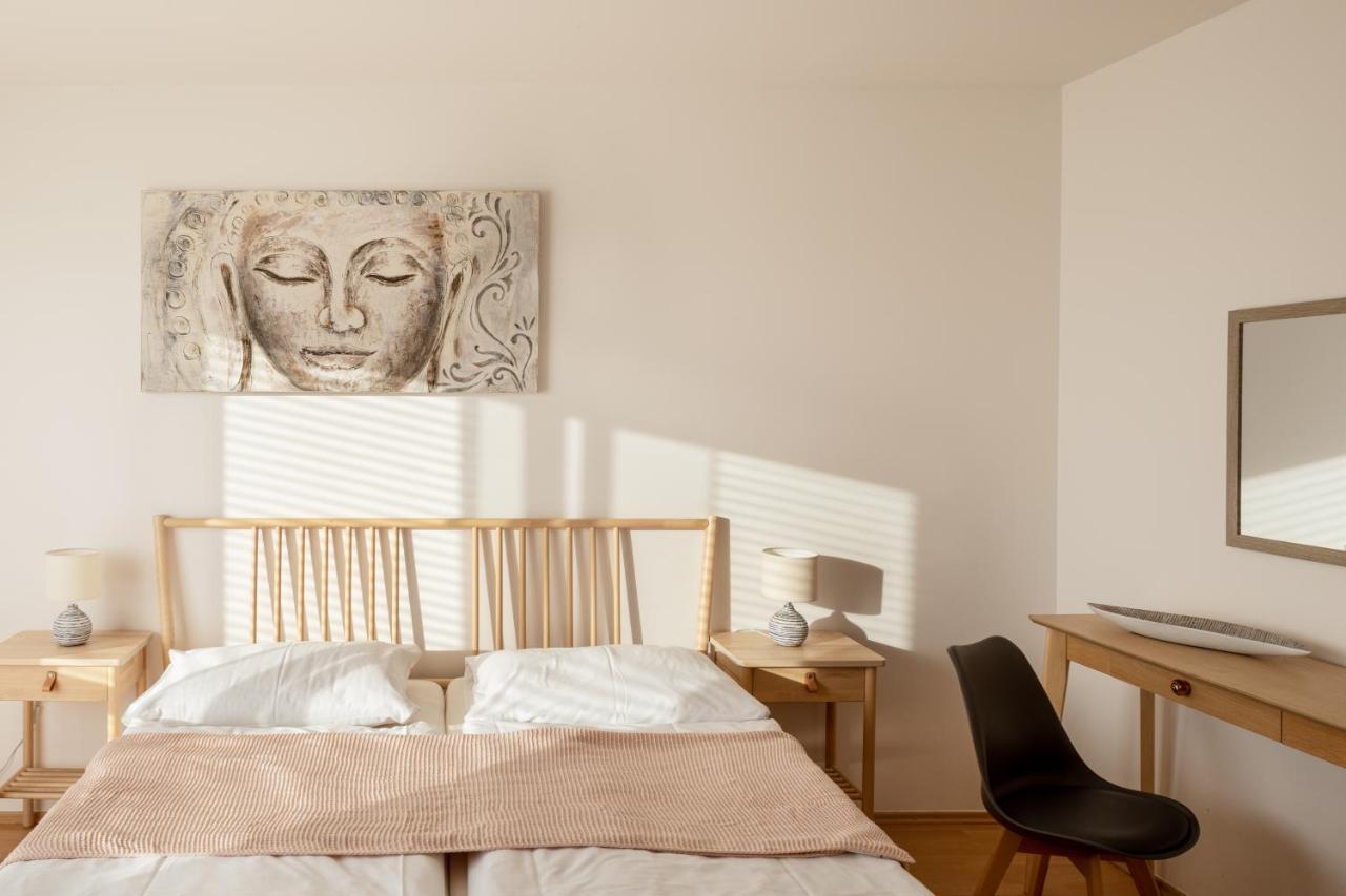 Sunny Apartment In Modrany By Prague Days Exterior photo